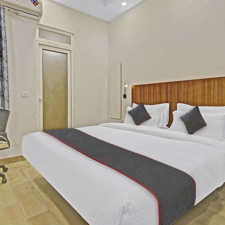 Townhouse Golden Frame Hotel Ghaziabad Luaran gambar