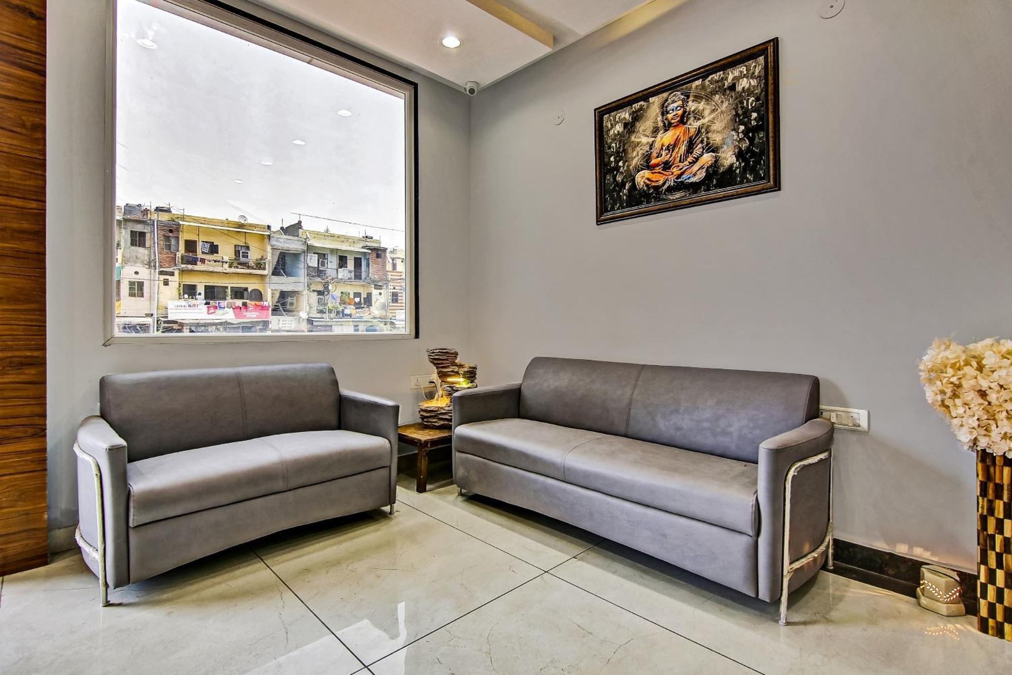 Townhouse Golden Frame Hotel Ghaziabad Luaran gambar