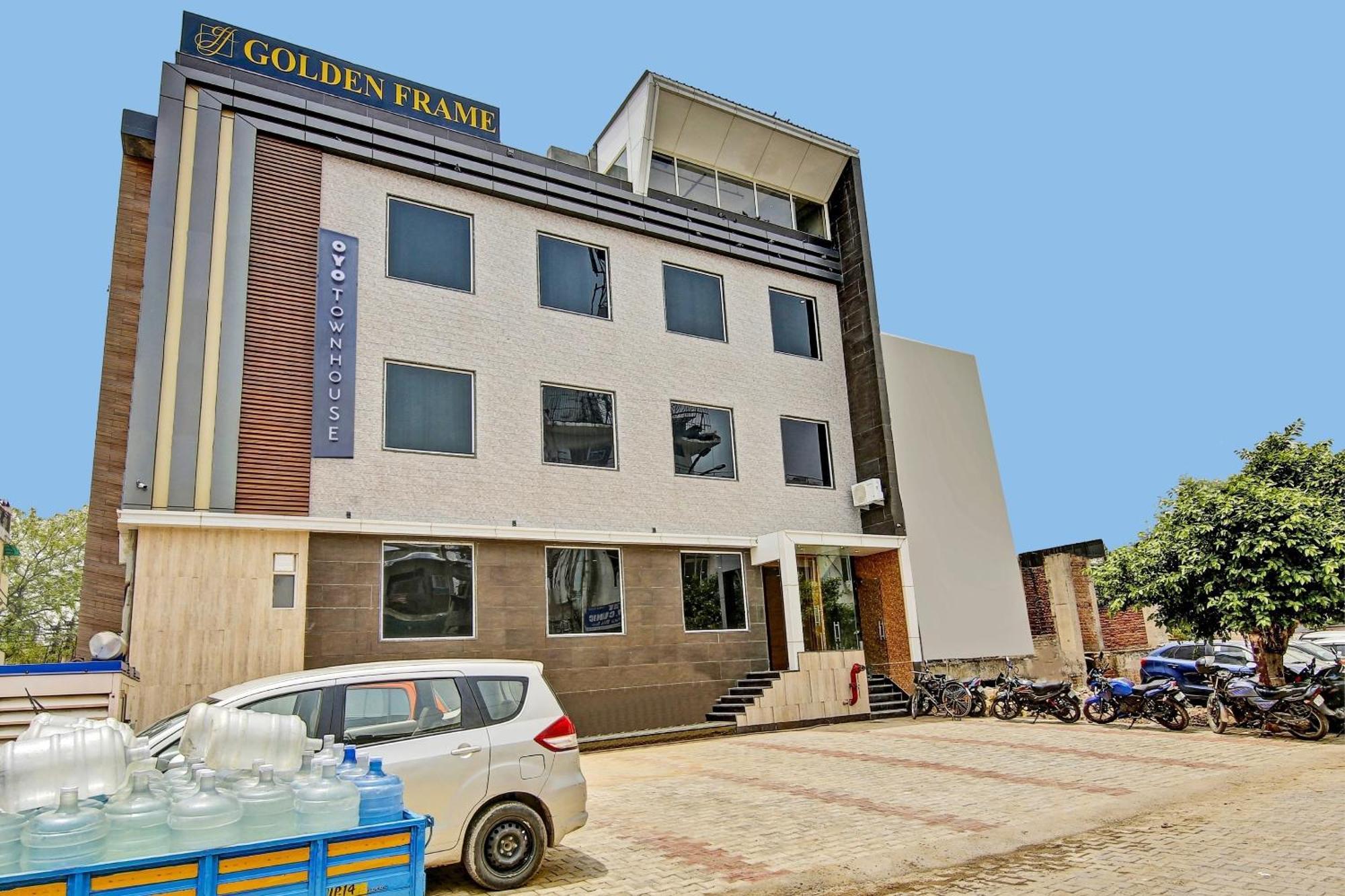 Townhouse Golden Frame Hotel Ghaziabad Luaran gambar